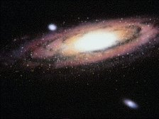 rgion centrale de la galaxie d'Andromde,voisine de la Voie Lacte. Cette galaxie a pu tre repre ds l'Antiquit comme une tche indistincte (nebulosa en latin).